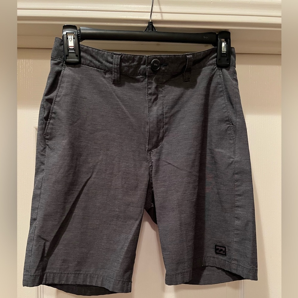 BillaBong Crossfire Shorts Mens 26 Dark Grey Submersibles Hybrid